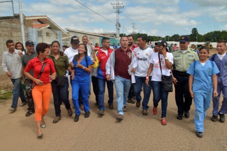 Durante el recorrido el alcalde Sergio Hernández recorrió las inmediaciones INASS y asumió el compromiso de rehabilitar la vía que conduce al centro de atención social